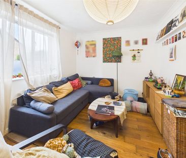 Varsity Drive, Twickenham, London, TW1 - Photo 1