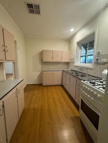 Spacious & Convenient Family Living in the Heart of Ingle Farm - Photo 4