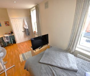 3 bedroom House in Haddon Avenue, Leeds - Photo 3