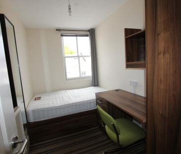 5 bedroom flat to rent - Photo 6