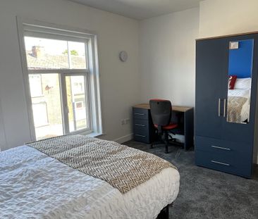 Silverdale Road, Bolton - Photo 3