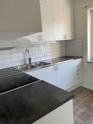 Östra Järnvägsgatan 14 B - Photo 1