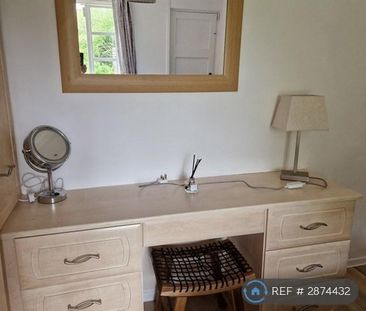 2 bedroom semi-detached house to rent - Photo 5