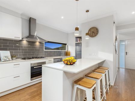 2 Hammersmith Way, Cranbourne East - Photo 5