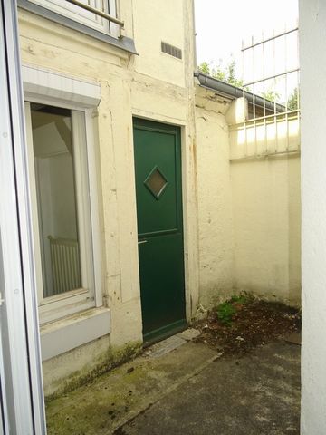 Location Maison 2 pièces 56m² ORLEANS 45000 - Photo 2