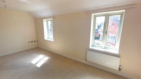 2 bedroom flat to rent - Photo 2