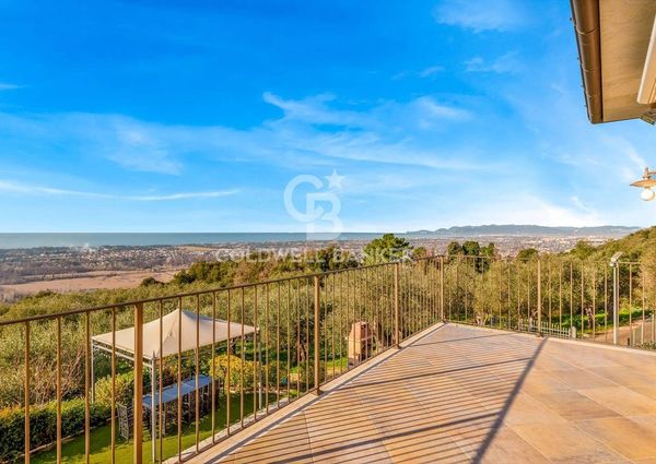 Via Murli, Pietrasanta, Tuscany 54038