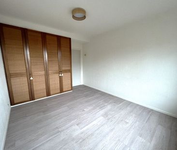 APPARTEMENT (102m²) MET 2 SLAAPKAMERS IN CENTRUM IEPER - Photo 5