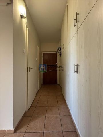 Kiadó jó állapotú panel lakás - Székesfehérvár - Photo 3