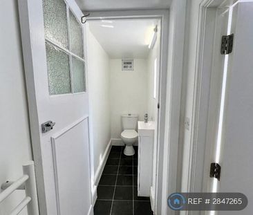 Studio to rent - Photo 6