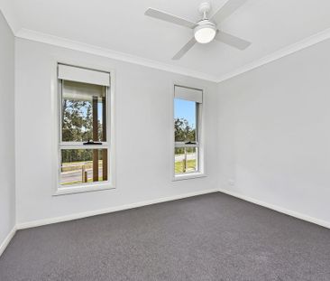 NEAR NEW LOW MAINTENANCE FAMILY HOME - Photo 6