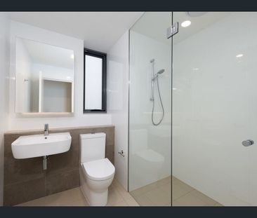 Well Maintained 2 Bed with Media Desk and Parking! Move in Now! - Photo 4