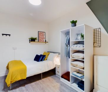 6 Bedroom House - Photo 6
