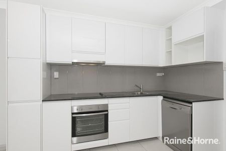 3/3 ROBERTS STREET, Hermit Park, QLD 4812 - Photo 3