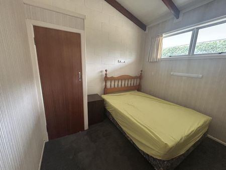 Cosy lock up and leave - Photo 2