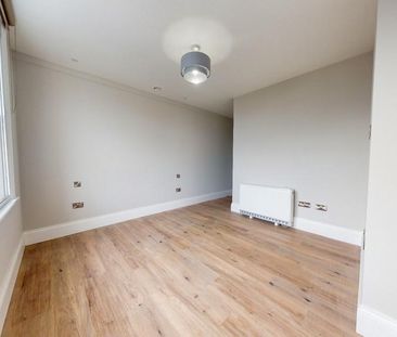 3 bedroom apartment to rent - Photo 2