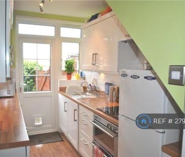 3 bedroom semi-detached house to rent - Photo 1