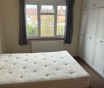 Room in a Shared House, Great Cambridge Road, N18 - Photo 2