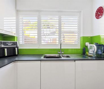 4 bedroom detached house to rent - Photo 4