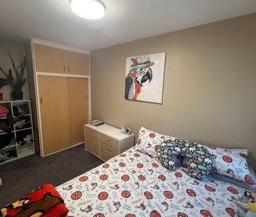 Modern, Private & Spacious – 3 Bedroom Home on Quiet Back Section - Photo 5