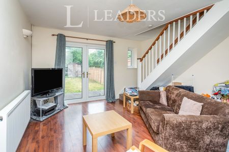 2 bedroom house to rent Small Crescent, Buckingham, Buckinghamshire, MK18 - Photo 3