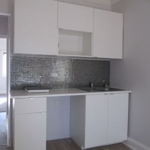 RENOVATED FLAT IN ETTALONG - Photo 2