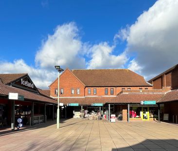 Centre Way, Locks Heath - Photo 3