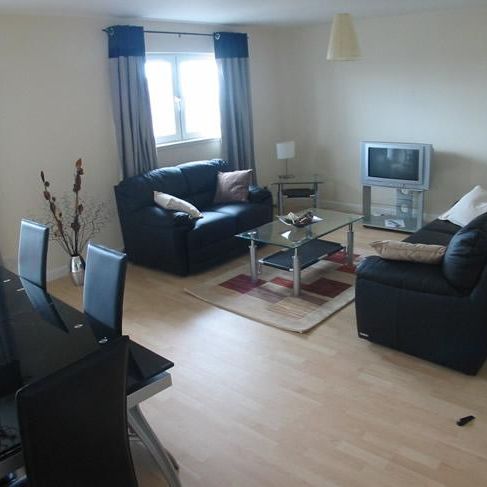 4 bedroom flat to rent - Photo 1