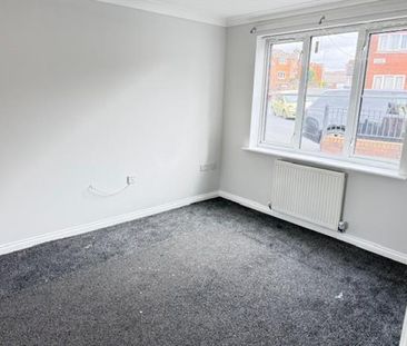 3 Bedroom Semi-Detached House For Rent in Cascade Drive, Manchester - Photo 6