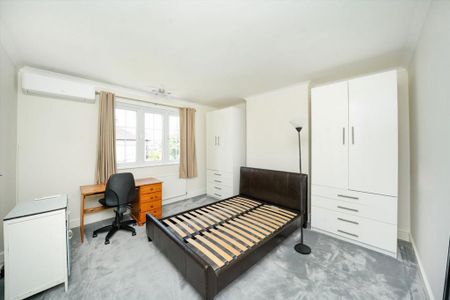 3 bedroom semi-detached house to rent - Photo 4