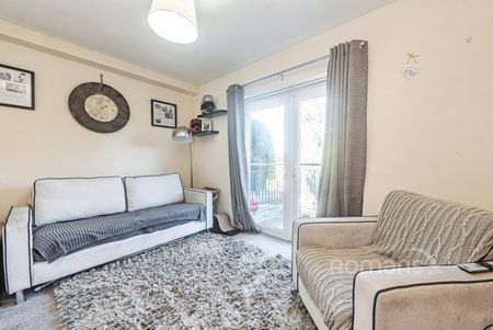 4 bedroom bungalow to rent - Photo 2