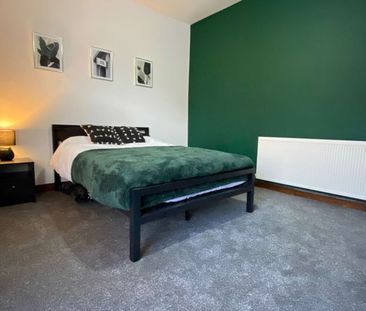 4 Bedroom Professionals House Share Room 2 - Photo 3