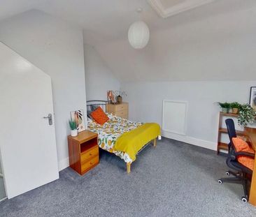 4 bedroom semi-detached house to rent - Photo 6