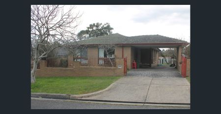 9 Anthony Drive, Chirnside Park – Family Home in a Prime Location - Photo 2
