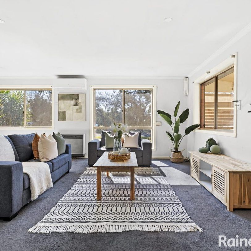 Spacious Family Haven - Comfort, Style & Fun Await! - Photo 1