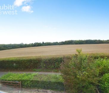 4 bedroom semi-detached house to rent - Photo 4