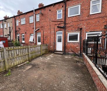 Dillington Terrace, Barnsley - Photo 2