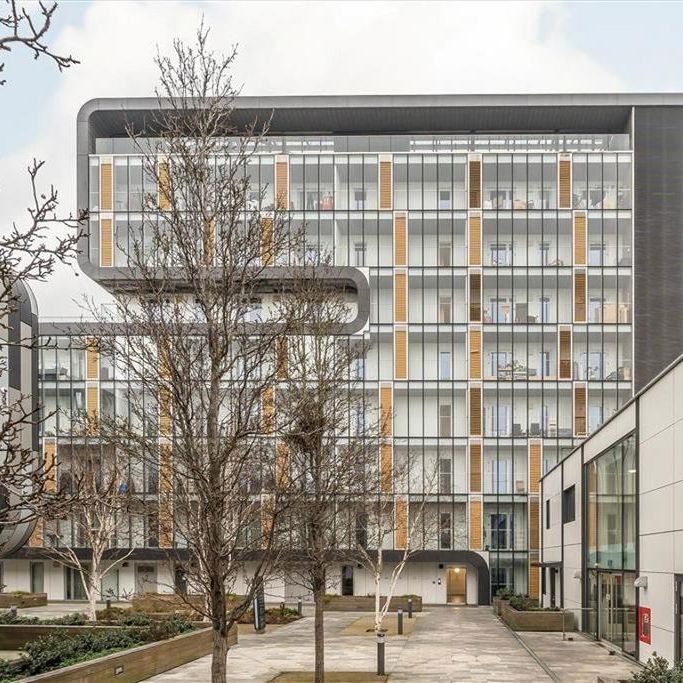 3 bedroom flat to rent - Photo 1