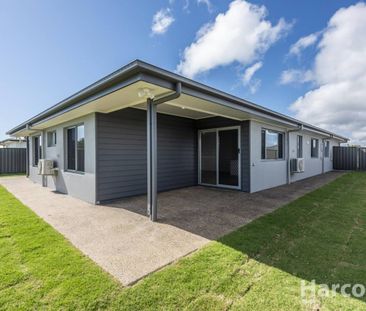 Elegant Living Moments from Woodgate Beach - Photo 3