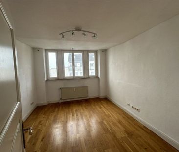 *** Charmante Altbau-Dachgeschosswohnung Innenstadtlage *** Für 1-2... - Foto 3