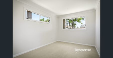 Brand New! Stylish 2-Bedroom Granny Flat in Prime St Clair Location - Photo 2