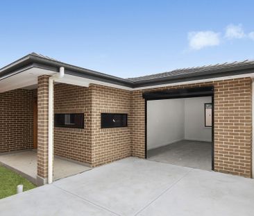 Privately setback granny flat - Photo 1