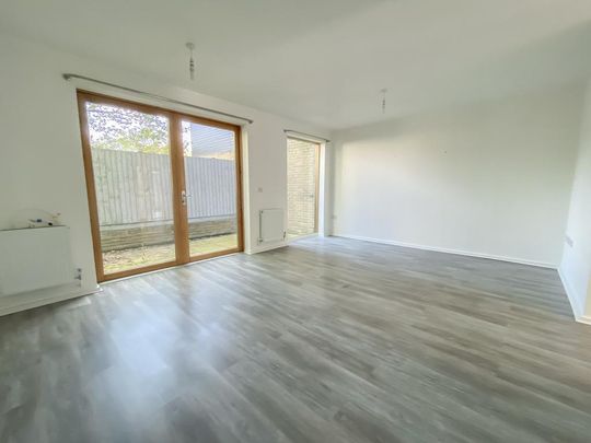 4 bedroom detached house to rent - Photo 1