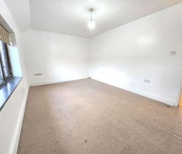 Albany Place, Aylesbury, HP19 - Photo 2