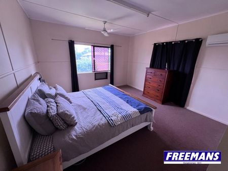 Fabulous Family Home with 9×7.5m shed extra high for mobile home & boat - Photo 5