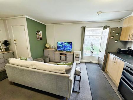 1 bedroom flat to rent - Photo 3
