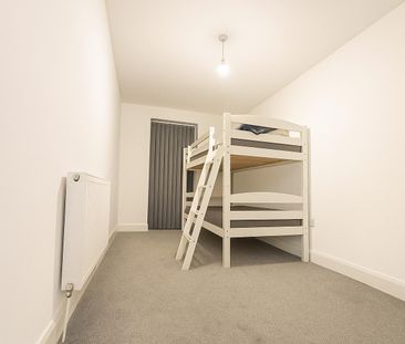 2 Bedroom Flat To Let - HP12 - Photo 2