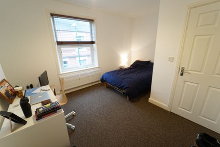 7 Grimsby Terrace, NG3 1DN, NOTTINGHAM - Photo 3