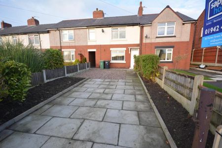 3 bedroom terraced house to rent - Photo 2