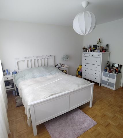 Bel appartement lumineux de 3.5 pièces au 4ème et dernier étage avec ascenseur. - Photo 2
